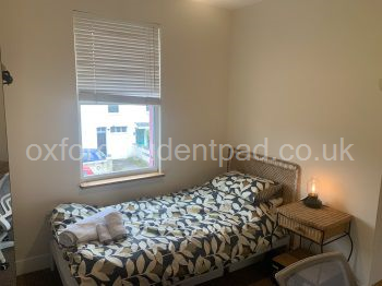 Compact Room - Bed